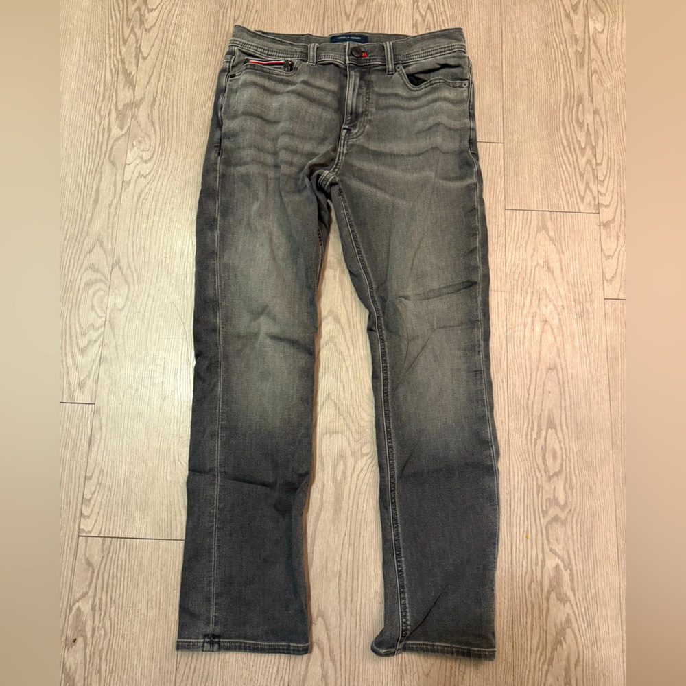 TOMMY HILFIGER STRAIGHT JEAN 29W X 30L